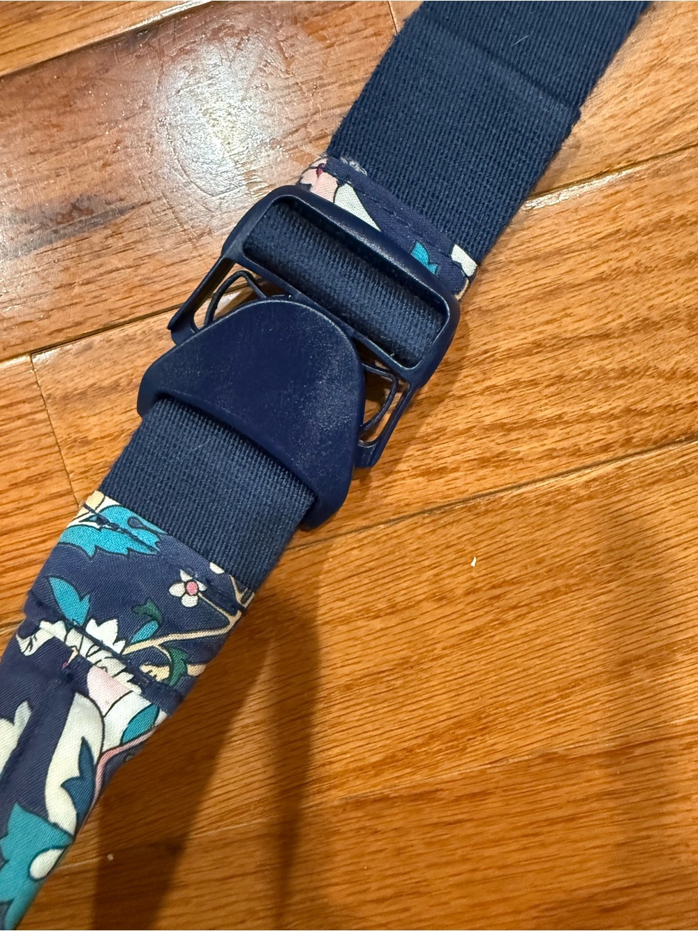 Vera Bradley Navy Floral Quilted Crossbody Sling Bag - Picture 11 of 15